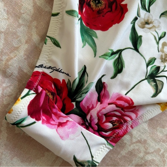 Dolce & Gabbana swim suit - Picture 5 of 9